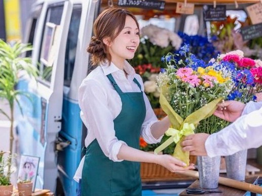 【青空ひかり】スレンダーな人妻が不倫相手との濃厚ベロチューと官能的なフェラで悶え狂う背徳的なエロティックな肉体関係を堪能できる作品
