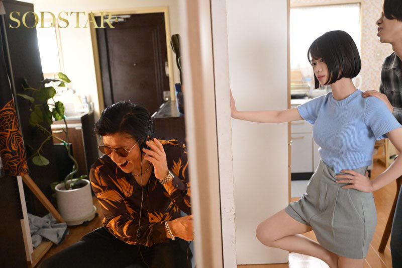 警察で働くグラマラスな女性刑事が部下と事件捜査の合間に密室で燃え上がる情熱的な関係を繰り広げる大人のドラマ