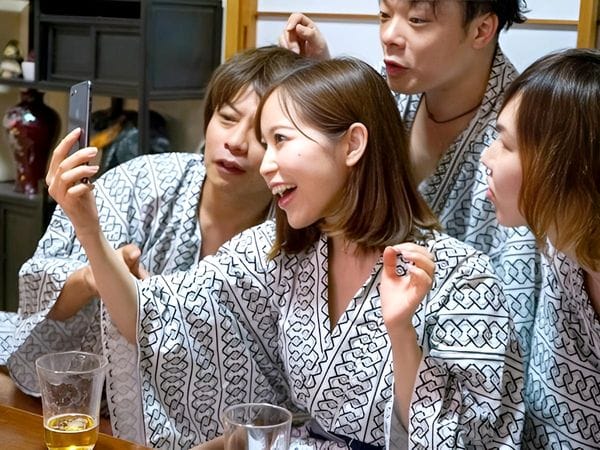 【篠田ゆう】夫に内緒で男たちと不倫関係を続ける人妻がむっちりヒップを揺らしながらNTRと3P4Pの快楽に落ちていく全貌