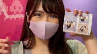 ぽっちゃり体型の素人痴女が主導権を握る密着した情事 豊かな胸部と臀部を活かした背面体位での激しい攻めが特徴の動画